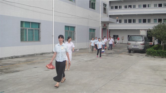 提著節(jié)日禮包,走路都有精神!